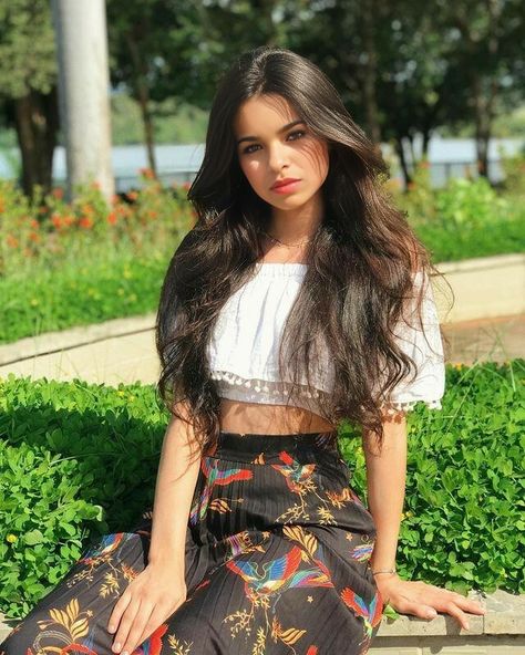 Girls Western Dresses, Chica Cool, Beautiful Photoshoot Ideas, Disney Princess Fashion, Beautiful Casual Dresses, Turkish Women Beautiful, Selfie Poses Instagram, Photography Posing Guide, Looks Party