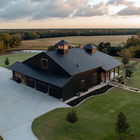 Black Barndo, Acerage Homes, Black Barndominium, Ranch House Designs, Oregon House, Ranch House Decor, Barn Houses, Barn Style House Plans, Cozy Cabins