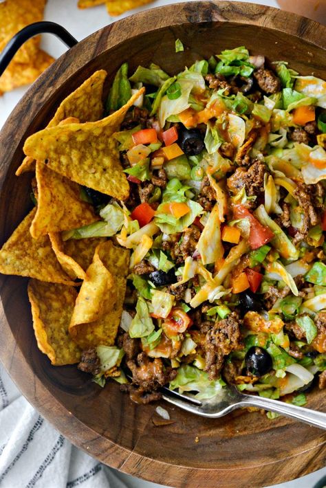 Taco Salad Simple, Chopped Taco Salad, Low Cal Taco Salad, Taco Salad Aesthetic, Meat And Salad Dinners, Taco Salad With Doritos, Homestead Market, Tacos Salad, Beef Taco Salad