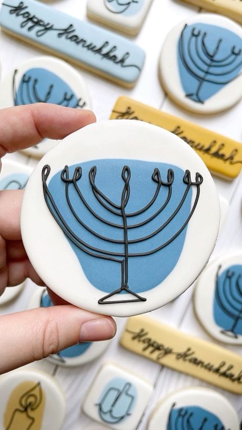 Hanukah Cookies Decorated, Chanukah Cookies Royal Icing, Hanukkah Cookies, Hannukah Cookies, Sharon Jones, How To Celebrate Hanukkah, Cookie Party, Sweet Recipes Desserts, Dessert Decoration