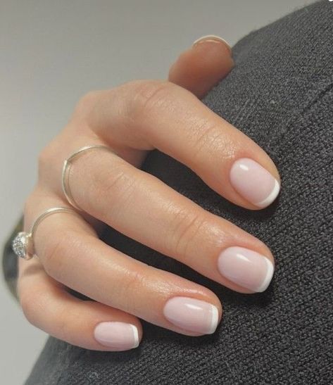 Class Nails Simple, Design On Natural Nails Short, Grad Nail Ideas Short, Gel French Tip Manicure, French Manicure Short Nails Natural, Nail Design Simple Classy, Squoval Bridal Nails, Short Grad Nails, Natural Looking Gel Nails Short