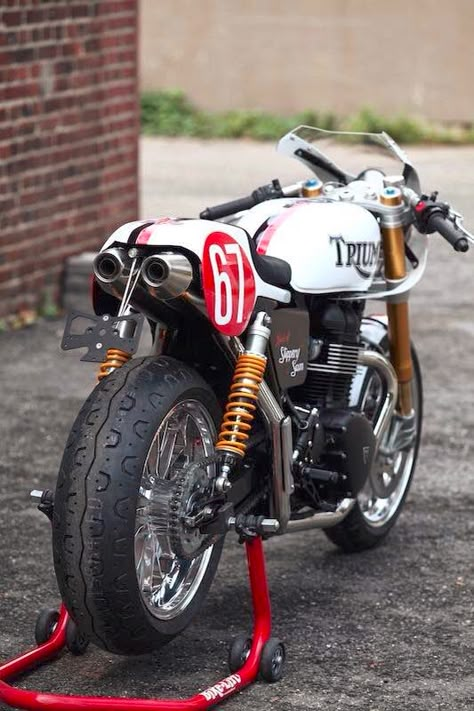 Cb 450, Moto Triumph, Triumph Cafe Racer, Cafe Racer Moto, Cafe Racer Magazine, Triumph Bikes, Triumph Motorcycle, Мотоциклы Cafe Racers, Motos Vintage