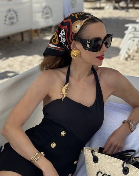 areti Ysl Blaze Sunglasses, Alexandra Lapp, Resort Outfits, Elegant Lifestyle, Trendy Glasses, Fashion Eye Glasses, Versace Outfit, Glam Squad, Sunglasses Brand