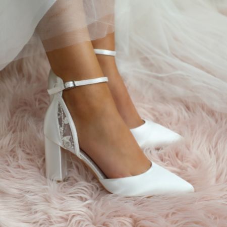 Classic Wedding Shoes, Closed Toe Wedding Shoes, Wide Fit Wedding Shoes, Bride Heels, Satin Wedding Shoes, Bridal Shoes Low Heel, Beautiful Wedding Shoes, Wedding Shoes Bride, White High Heels