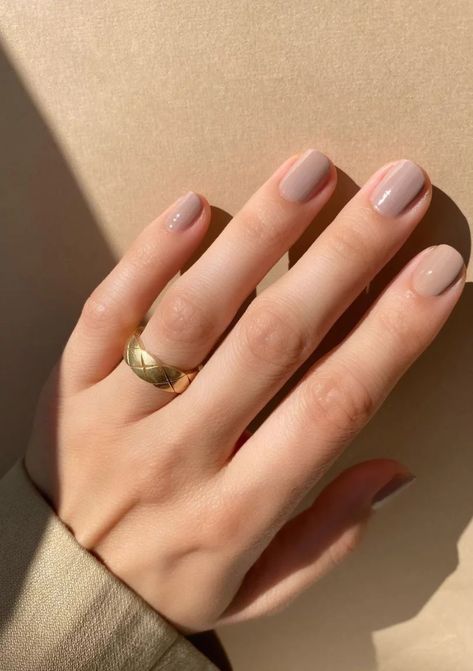 How French Women Do Their Nails - Leonce Chenal French Woman Nails, French Women Nails, European Nails Trends 2023, Nails For France, French Girl Nails, Parisian Nails, Cutesy Nails, French Nail Polish, French Manicure Kit