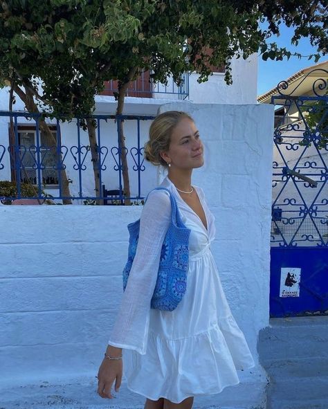 A Greek Mood Board For Your Mamma Mia Inspired Summer – Vanessa's Digital Dialogue Greece Outfit, Europe Outfits, Mama Mia, European Summer, Video Editor, Aesthetic Outfits, Outfits Aesthetic, Summer Aesthetic, Soundtrack