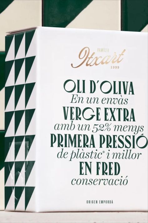 Laia Fusté Studio's packaging design for Itxart Olive Oil showcases the essence of the two generations and their distinct voices within the family legacy. Employing a captivating art deco aesthetic, the packaging features a rich green hue that not only reflects the olive oil's natural origins but also resonates with the lush landscapes of Catalonia. Italian Label Design, Italy Pattern Design, Xmas Packaging Design, Art Deco Packaging Design, Italian Packaging Design, Premium Food Packaging Design, Olive Oil Aesthetic, Art Deco Packaging, Italian Graphic Design