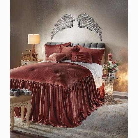 King Size Bedspread Sets, Dark Velvet Bedding, Lavish Bedroom Design, Witchcraft Bedroom, Romantic Cabin Bedroom, Comforter Sets Cozy, Master Bedrooms Traditional, Master Bedrooms Decor Romantic, Boho Witchy Bedroom