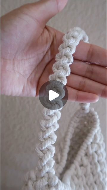 Macrame Bag Tutorial How To Make, Macrame Bag Tutorial, Bracelet Knot, Friendship Knot, Knot Macrame, Macrame Plant Hanger Patterns, Macrame Knot, Macrame Bag, Macrame Knots