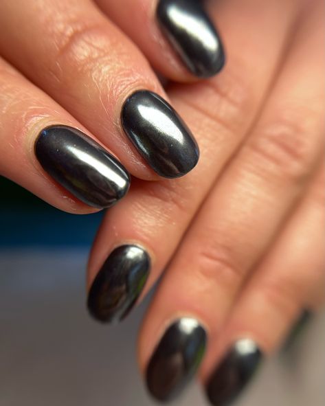 Metal Nails Chrome, Black Base Chrome Nails, Black Nail With Chrome, Short Black Chrome Nails, Black Metallic Nails, Nails Black Chrome, Chrome Black Nails, Black Chrome Nail, Dark Chrome Nails