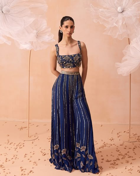 FOR THE FESTIVE SEASON 💙 — This sharara set by Parul Gandhi fuses traditional craftsmanship with modern style, making it a must-have for your Diwali party. Available to shop at #Indiaspopup (link in bio). Organza Simple Dress, Blouse And Sharara Set, Indian Outfits Modern, Cutdana Work, Indian Fits, Stripes And Floral, Lehenga Pattern, Square Neck Blouse, Sharara Pants