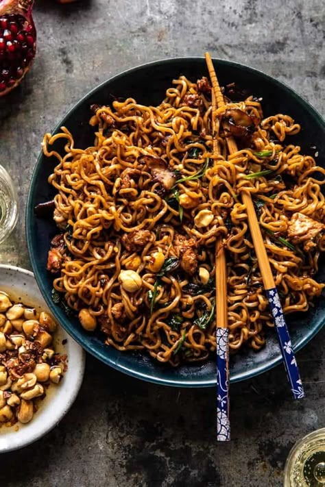 30 Minute Spicy Sesame Noodles with Ginger Chicken | halfbakedharvest.com Tired Of Begging, Spicy Sesame Noodles, Buttered Pasta, Half Baked Harvest Recipes, Pasta Recipes Easy, Sesame Noodles, Ginger Chicken, Bbc Good Food, Harvest Recipes