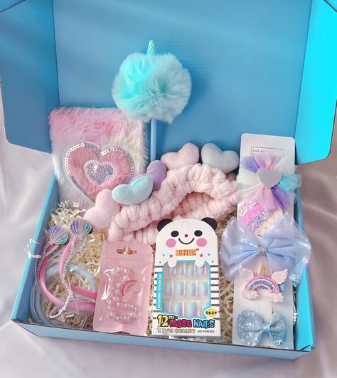 Cute Birthday Baskets, Holiday Gift Box Toys, Best Gifts For Girls 4-6, Gift For Kids Girl, Gift Ideas Kids, Pink Gift Basket, Kids Presents, Unicorn Set, Unicorn Toys Girls Pink