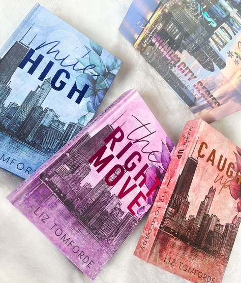 Do you buy special edition of books you’ve never read? 🤔 My answer: ABSOLUTELY I DO! I suffer from mayor FOMO and buy them with the intention of reading them lol The Windy City series is one of many I have that I still have not read 😅 #thewindycityseries #liztomforde #covertocover #covertocoverbookbox #specialeditionbooks #bookstagram #bookstack #booksmut #books #sportsromance The Windy City Series, Windy City Series, Romance Books Worth Reading, Dark Books, Sports Romance, Books Coffee, Romantic Books, The Windy City, Book Nook