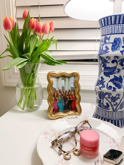 Preppy room, room aesthetic, coastal grandma, coastal millenial, classic decor, chinoiserie, college room, girl room, blue and white room, hydrangeas, hydrangeas in room, bedside table, bedside aesthetic, it girl aesthetic, catch all dish Coastal Millenial, Bedside Aesthetic, Night Stand Decor, Blue And White Room, Room Bedside Table, Catch All Dish, Grandma Coastal, Aesthetic It Girl, Room Girl