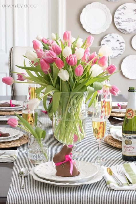 Chocolate Bunnies Easter Table Place Cardscountryliving Easter Tablescapes Diy, Easter Day Ideas, Easter Brunch Table Setting, Easter Brunch Decorations, Easter Brunch Tablescape, Diy – Velikonoce, Easter Brunch Table, Easter Centerpieces Diy, Easter Table Centerpieces