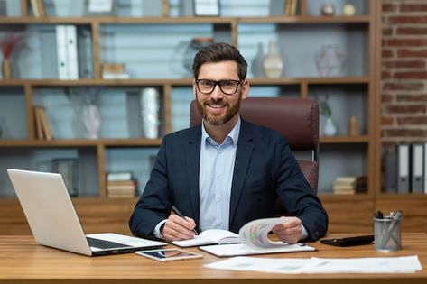 Man In Office Working, Business Man Photography Office, Ceo Male, Boss Pictures, Office Shoot, Office Portrait, Corporate Shoot, Business Man Photography, Corporate Photo