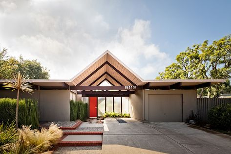 Fairhills Eichler Plan OJ-1605 by A. Quincy Jones & Frederick Emmons (1964). Photo ©Darren Bradley Eichler House, House Render, Joseph Eichler, Mid Century Houses, Rendered Floor Plan, Mid Century Modern Homes, Eichler Homes, Quincy Jones, Midcentury Home