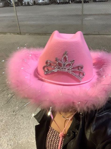 Hslot Outfit Ideas, Pink Cowboy Hat, Pink Cowboy, Hat Aesthetic, Cowgirl Birthday Party, Harry Styles Concert, Chapeau Cowboy, Cowgirl Birthday, Pink Cowgirl