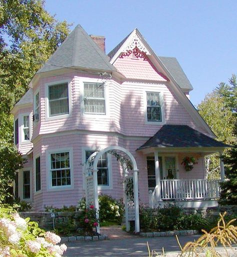 Queen Anne cottage in Jackson, New Hampshire Queen Anne House, Pink Cottage, Exterior Paint Color, Victorian Cottage, Pink House, Victorian Architecture, White Cottage, Cute House, Pink Houses