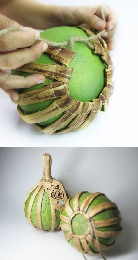 thai pomelo sustainable packaging ~ only natural fibers ~ Fruit Packaging Design, Vegetable Packaging, Organic Packaging, Japanese Packaging, Fruit Packaging, Packaging Design Trends, Packaging Idea, Eco Packaging, Food Packaging Design