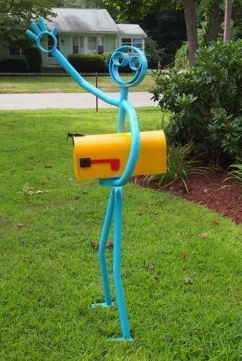 28 Unique Mailboxes That Are So Funny - The happiest mailbox ever. Funny Mailboxes, Cool Mailboxes, Unique Mailboxes, Mailbox Ideas, Mail Boxes, You've Got Mail, Cool Inventions, Welding Projects, Cool Ideas