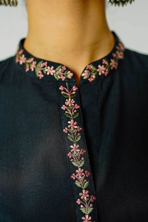 Neckline Ideas, Zara Shahjahan, Embroidery Neckline, Neckline Embroidery, Kurti Embroidery, Hand Embroidery Dress, Embroidery On Kurtis, Simple Kurta Designs, Neck Designs For Suits