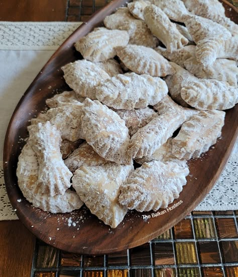 Croatian Cookies Recipes, Croatian Cookies, Croatian Christmas, Slavic Recipes, Serbian Christmas, Vanilla Shortbread, Baking Supply Store, Yeast Starter, Balkan Food