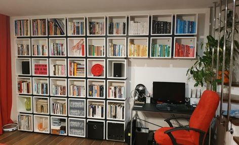 As we did not find a bookcase we like, I came with an idea to build an IKEA cube bookcase. In this case, I went with the EKET shelves. Cube Storage Diy, Ikea Cube Storage, Cube Storage Bedroom, Ikea Cube, Eket Ikea, Hackers Ikea, Ikea Cubes, Diy Bookshelves, Storage Hacks Bedroom