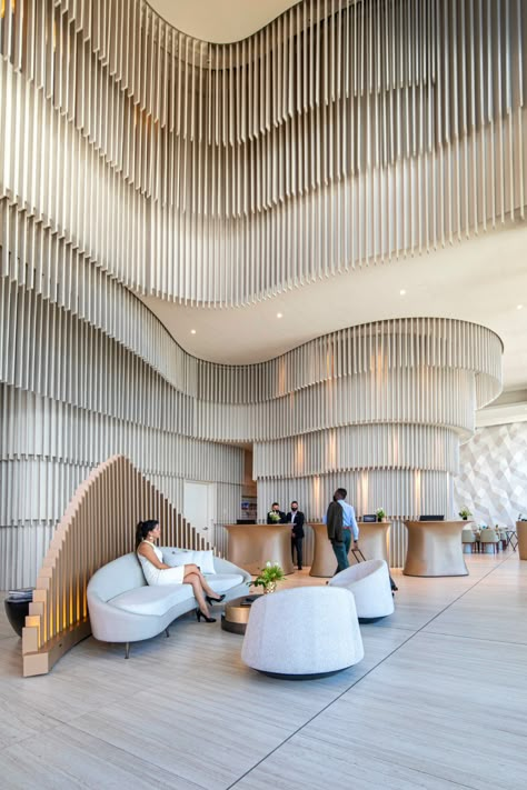 Gensler Spotlight: Latin America - Interior Design Architectural Screen, Vstupná Hala, Hotel Lobby Design, Lobby Interior Design, Hospital Interior, Conceptual Architecture, Office Lobby, Lobby Interior, Hospital Interior Design