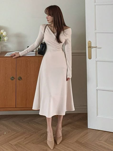 Lawyer Outfits Women, Lawyer Outfits, Lawyer Outfit, Corporate Chic, Professional Wardrobe, Outfits Classy, Classy And Elegant, Business Formal, Modest Dresses