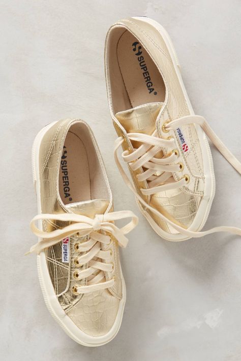 Golden Sneakers Outfit, Golden Sneakers, Rose Gold Sneakers, Metallic Sneakers, Gold Sneakers, Gold Shoes, Comfy Shoes, Flat Sneakers, Shoe Obsession