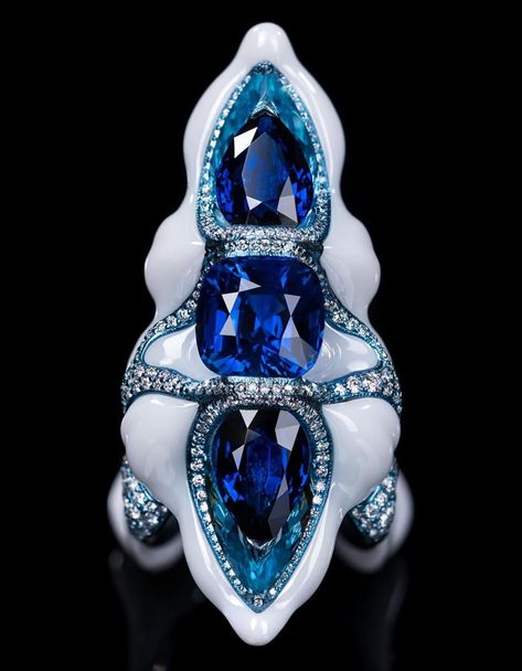 Wallace Chan, Jewellery Luxury, Chinese Jewelry, Aqua Marine, Latest Jewellery, South Sea Pearls, Blue Jewelry, British Museum, Gem Stones