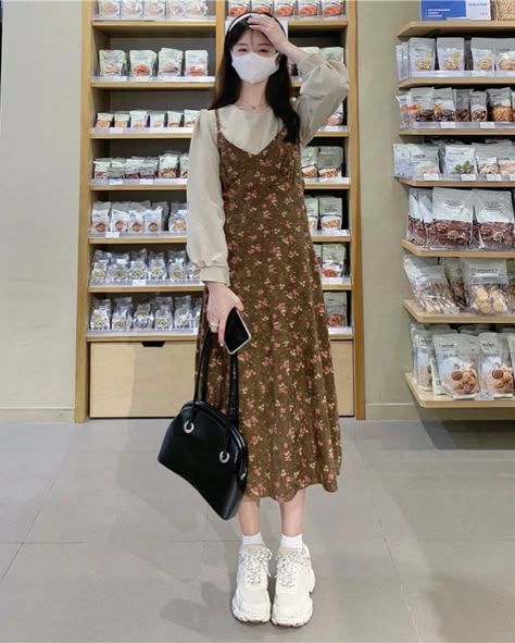 Nice Modest Outfits, Sweater Long Skirt Outfit, Korean Modest Fashion Outfit, Modest Korean Fashion, Spring Maxi Dress Outfit, K Fashion Street, Korean Modest Fashion, Looks Pinterest, Korean Outfit Street Styles