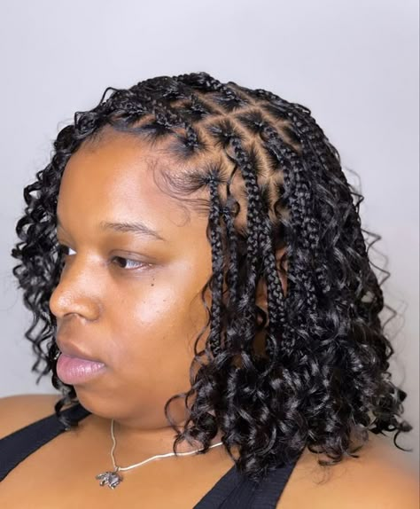 Bob Braid Hairstyles For Black Women, Short Notlessbox Braids With Curls, Curly Braid Bob, Short Braiding Hairstyles, Short Boho Twists, Short Goddess Braids, Short Boho Braids, Boho Bob, Boho Knotless Braids