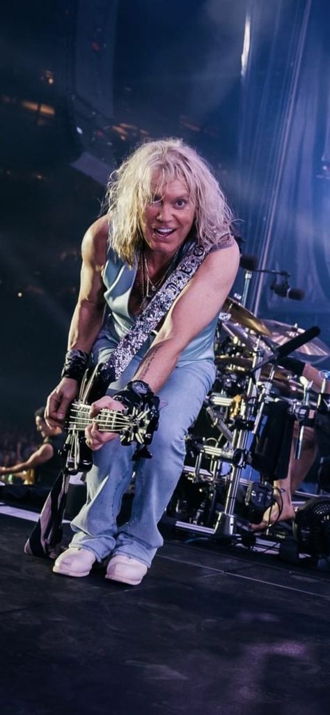 Def Leppard Rick Savage, Rick Sav Savage, Rick Savage, Def Leppard, Rock Music, Concert, Music