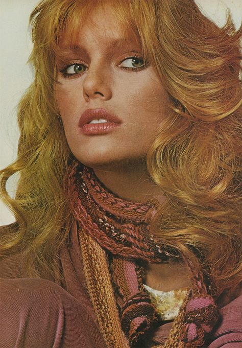 Patti Hansen by Irving Penn for Vogue US August 1977 Patti Hansen 70s, Patti Hansen, Irving Penn, Lauren Hutton, Seventies Fashion, Vogue Us, Keith Richards, 1970s Fashion, Vogue Magazine