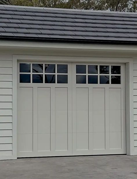 Garage Portico, Doors Aesthetic, Garage Doors Ideas, Aluminum Garage Doors, Build Home Ideas, Black Garage Door, Carriage Style Garage Doors, Aluminium Garage Doors, Aesthetic Cottage