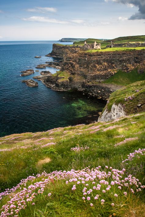 The Picturesque Castles in Ireland You Can Actually Stay In|Pinterest: @theculturetrip Ireland In Spring, Dunluce Castle, Ireland Landscape, Snowdonia, By The Ocean, Ireland Travel, Oh The Places Youll Go, Pretty Places, Northern Ireland