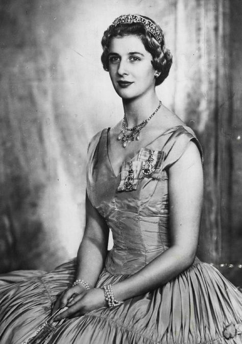 Princess Alexandra of Kent, the only daughter of Prince George ,Duke of Kent. She's also a grandaughter of George V and a cousin of Elizabeth II. Prince Michael Of Kent, Queen Royal, Danish Royalty, Queen Margrethe Ii, Royal Tiaras, Princess Alexandra, Danish Royal Family, Danish Royals, Royal Life