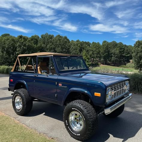 1960 Bronco, Blue Vintage Bronco, Vintage Bronco Ford, Bronco Restomod, Bronco Aesthetic, Blue Bronco, Vintage Ford Bronco, Vintage Broncos, Bronco Car