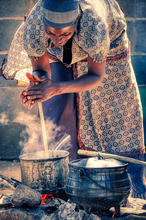 Woman African Cooking, #Woman, #Cooking, #African Cooking Woman, African Museum, Woman Cooking, Best Camera For Photography, Photo Of Woman, Africa Art Design, African Life, Africa Photography, African Cooking