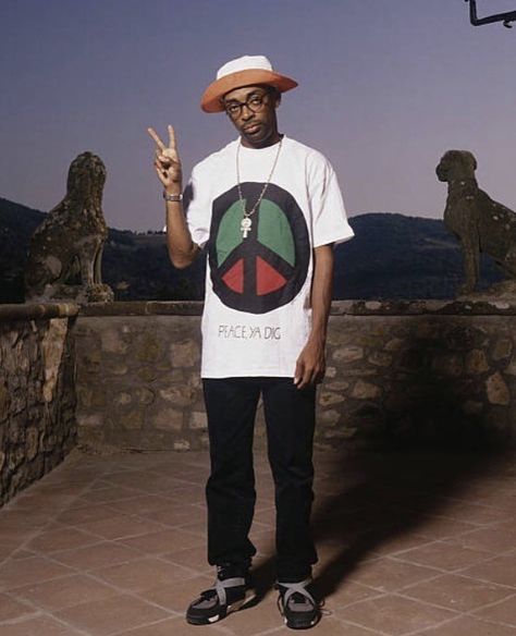 90s Black Men Fashion, Spike Lee Movies, Loafers Streetwear, 90s Black Men, Terry O Neill, Tupac Pictures, 90s Fashion Men, 90s Hip Hop Fashion, Spike Lee