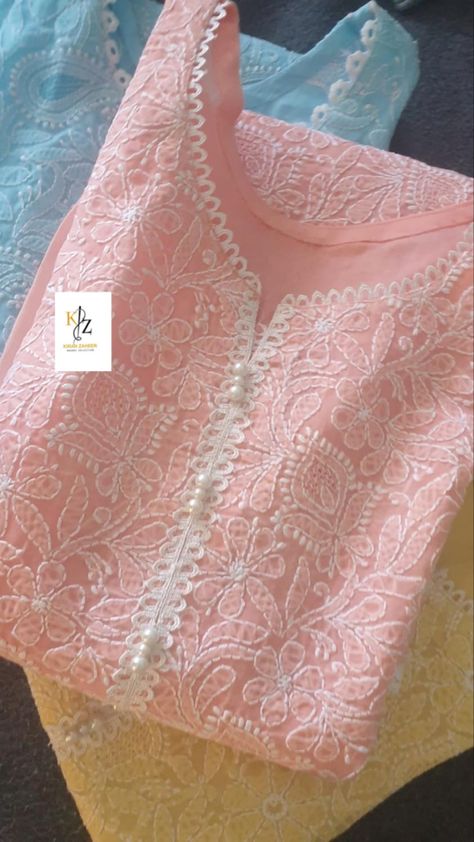 Lucknowi Kurta Neck Designs, Chickenkari Kurta Designs, Neck Designs For Chikankari Suits, Chikenkari Dress Ideas Kurti Neck Design, Kurti Neck Lace Design, Cotton Lace Neck Design, Chikenkari Kurti Ideas, Chikankari Kurta Neck Designs, Chikankari Kurti Neck Designs