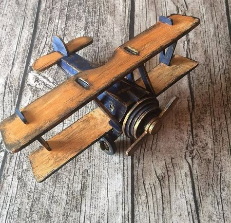 Cardboard Art Sculpture, Christmas Toy Shop, Vintage Toys 1960s, Wooden Plane, Aviation Decor, Wood Plane, Making Wooden Toys, House Design Pictures, Electronics Projects Diy