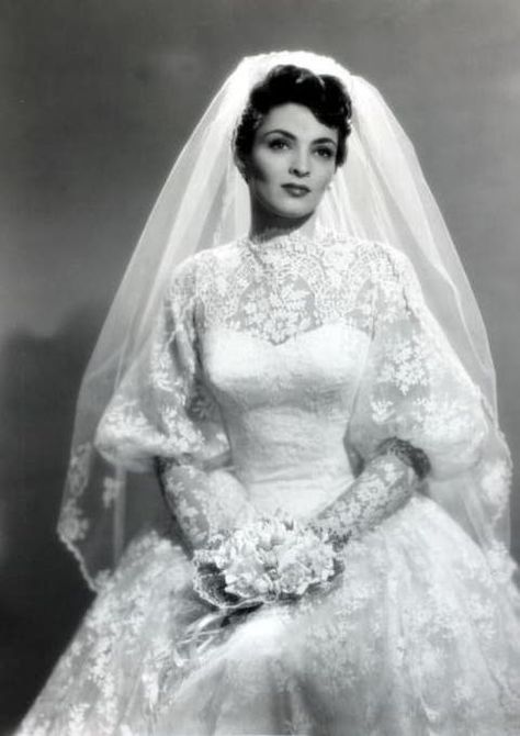 Vintage Wedding Gowns, Old Hollywood Actresses, Vintage Wedding Photos, Vintage Brides, Vintage Wedding Dresses, Antique Wedding, Wedding Gowns Vintage, Vintage Weddings, Vestidos Vintage