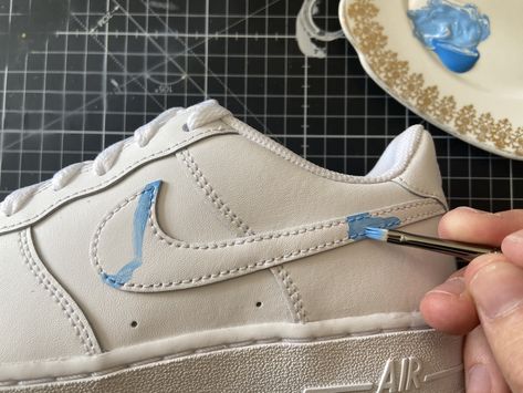 Painted Air Force 1, Shoes Air Force, Custom Sneakers Diy, Painted Nikes, Custom Af1, Painted Sneakers, Custom Air Force 1, Leather Paint, Shoes Air