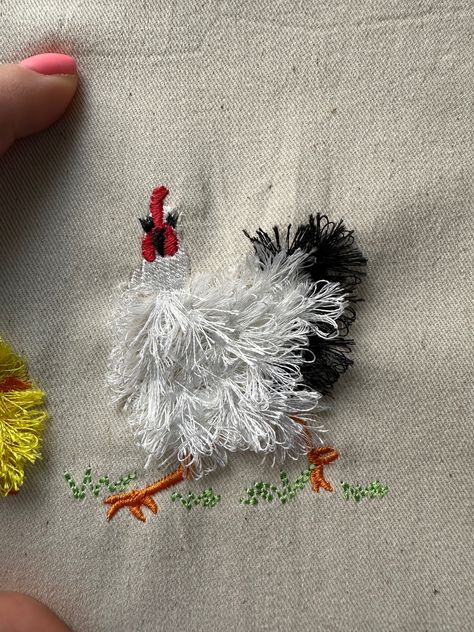 Fringed Embroidery, Running Chicken, Diy Embroidery Machine, Embroidery Lessons, Chicken Chick, Hand Embroidery Projects, Punch Needle Embroidery, Animal Embroidery, Sewing Embroidery Designs