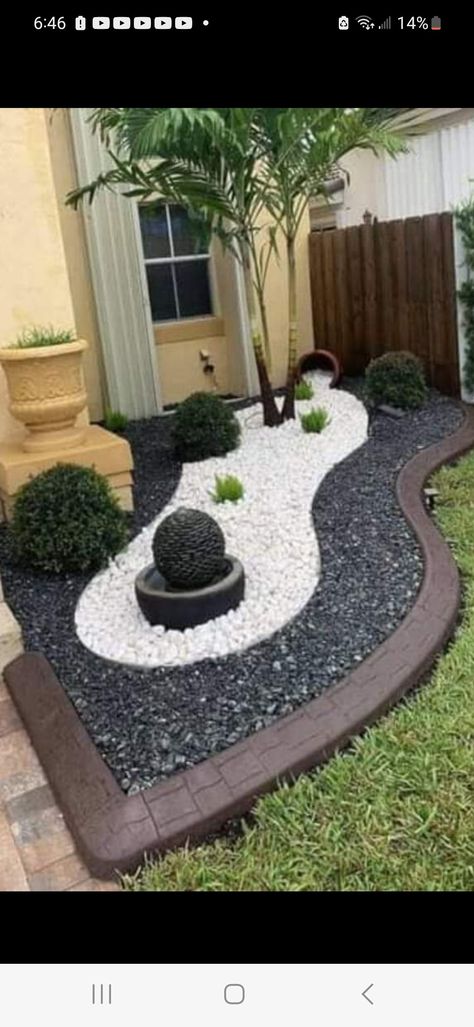 Landscaping With Mulch And Rocks, Landscape Mulch And Rock Ideas, Mulch And Rock Landscaping Ideas, Corner Landscaping, Small Yard Landscaping, Small Front Yard Landscaping, Front Garden Landscape, Front Yard Garden Design, Garden Wallpaper