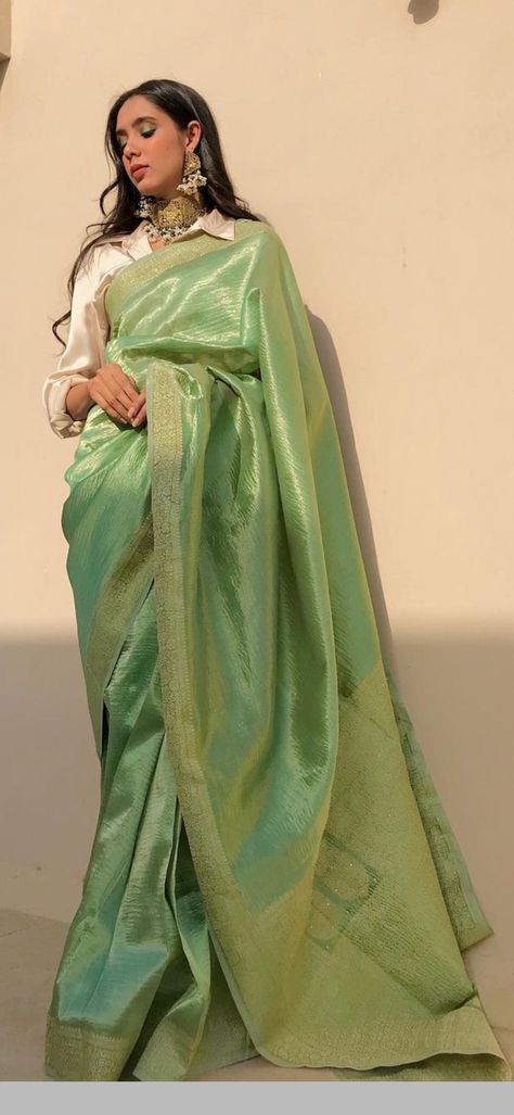 Saraswati Puja Saree Look, Sarees Ideas, Designer Saree Blouse, Indian Look, Old Fashion Dresses, Desi Fashion Casual, Saree Blouse Patterns, Designer Saree Blouse Patterns, Organza Dupatta